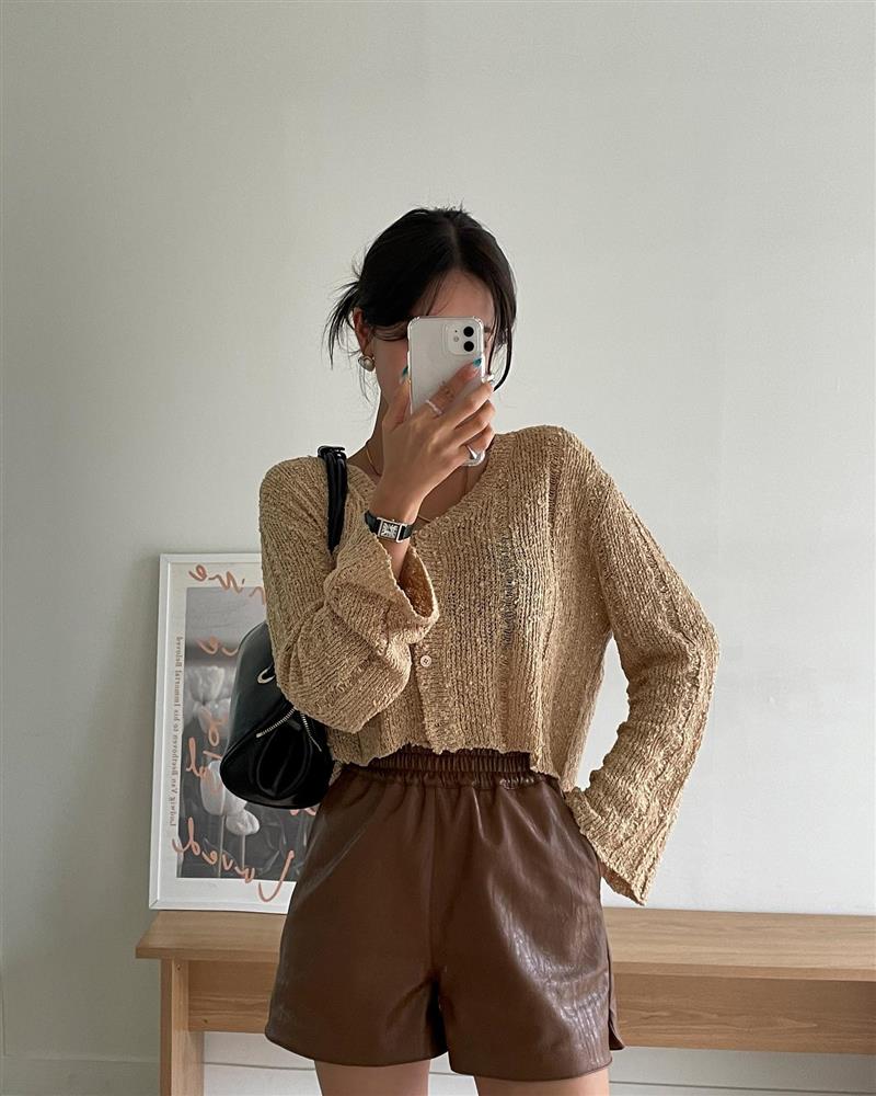 Xu hướng năm nay là mặc áo dáng lửng để trông thật trẻ trung và cao thêm 5 phân-18