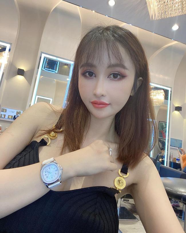 Sống ảo quá đà, vợ 2 Minh Nhựa chỉnh ảnh méo cả cửa-5