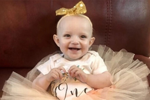 Cô bé gần 2 tuổi hết sạch 100 khối u khiến bác sĩ cũng ngỡ ngàng-1