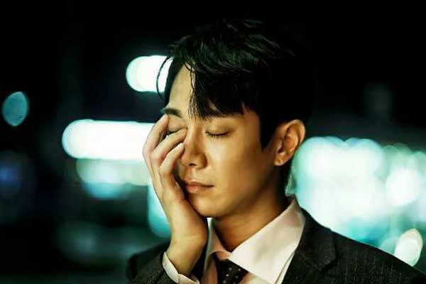 Sinh nhật mẹ vợ, tôi để lì xì 10 triệu, vô tình vợ gọi điện tôi bật loa ngoài, bà nghe thấy hất tung bàn ăn-1