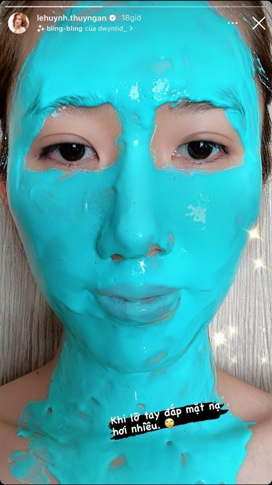 Hú hồn Thúy Ngân gương mặt xanh lét như người ngoài hành tinh-1