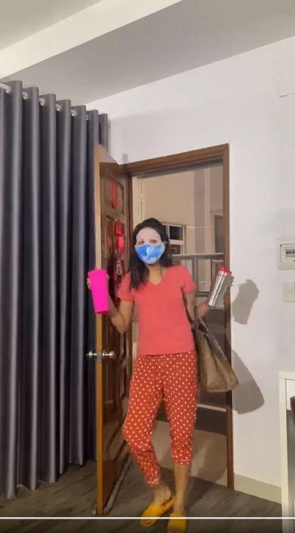 Hú hồn Thúy Ngân gương mặt xanh lét như người ngoài hành tinh-8