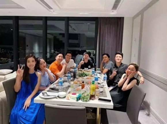 Đỗ Mỹ Linh và thiếu gia Đỗ Vinh Quang đăng ảnh y hệt nhau, dân tình nghi du lịch trước ngày cưới-6