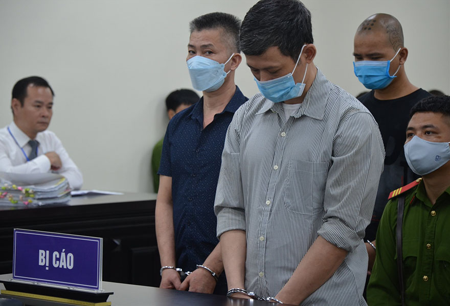 Tạm giữ 66 nam thanh, nữ tú tổ chức sử dụng ma túy trong khách sạn-3