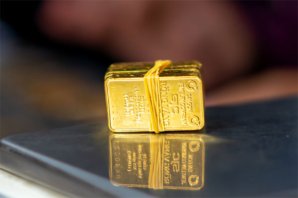 Giá vàng hôm nay 31/8: Vàng trong vòng xoáy giảm sâu-1
