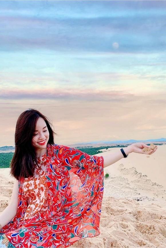 Ly Kute hiếm hoi khoe eo, phát sốt body tình cũ Mạc Hồng Quân-2