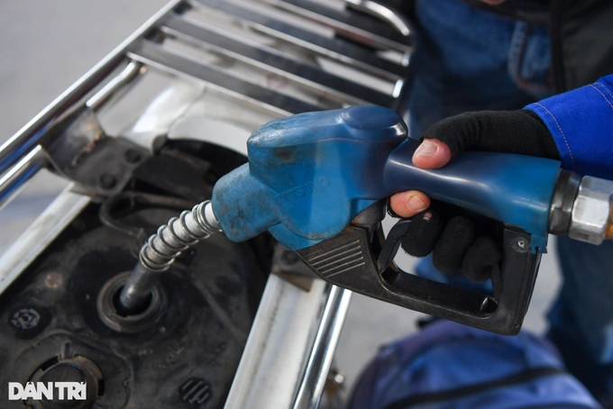 Giá xăng dầu ra sao nếu được điều chỉnh ngay ngày 1/9 thay vì lùi tới 5/9?-1