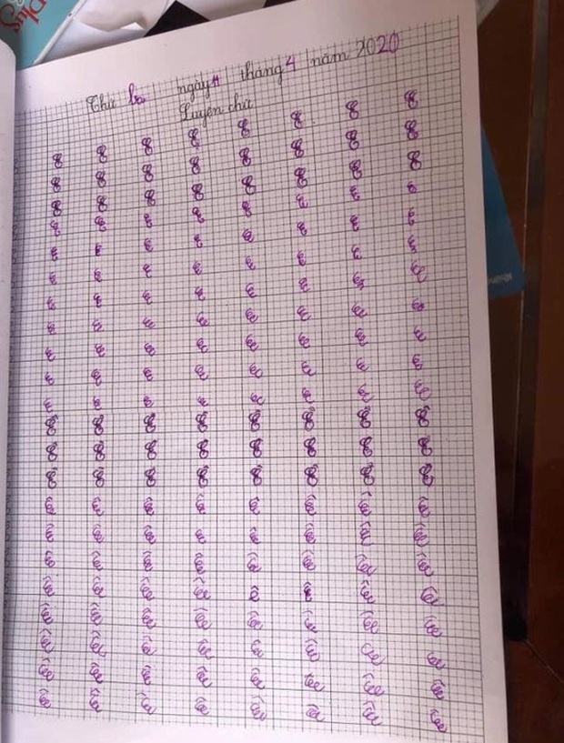 Nhức cái đầu với màn khoe chữ của con chuẩn bị vào lớp 1-8