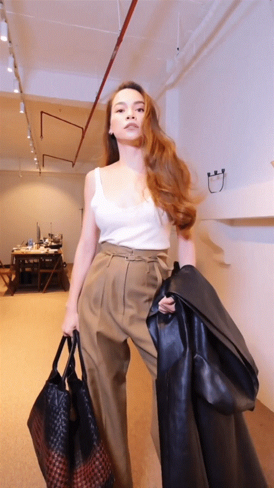 Hồ Ngọc Hà khoe trình mix đồ ra sân bay cực chất-1