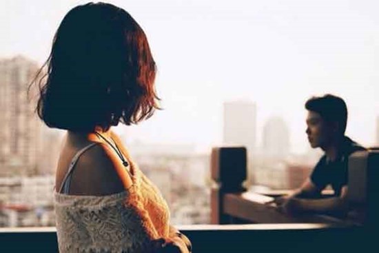 Trở về nhà sau tuần trăng mật mặn nồng, tôi chết lặng khi chồng đưa tờ đơn ly hôn rồi bắt ký