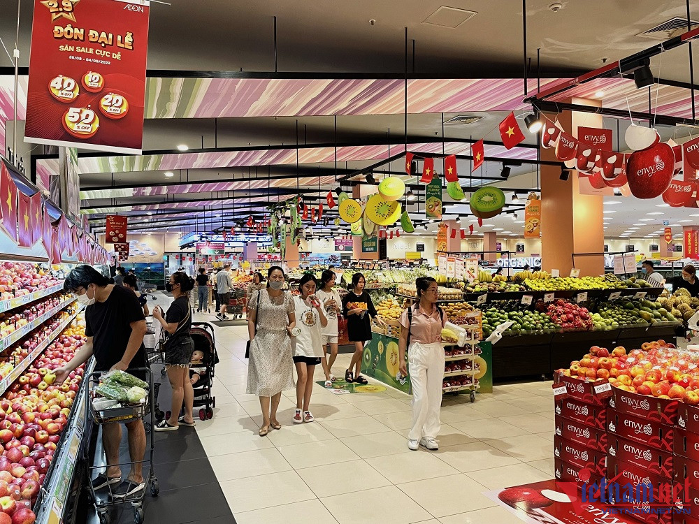 Các siêu thị chơi lớn, ganh đua giảm giá dịp nghỉ lễ 2/9-1