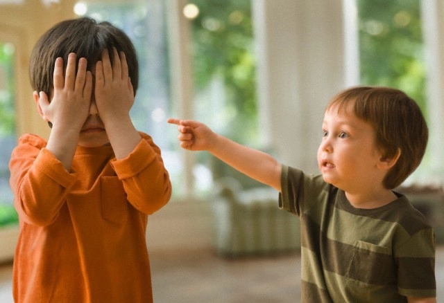 Biết nhưng vẫn làm ngơ trước loạt hành vi xấu này của con là cha mẹ đang mắc sai lầm, dù là lỗi nhỏ cũng cần thay đổi kịp thời-4