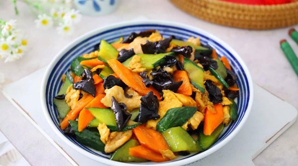 Lấy 5 loại thực phẩm này xào cùng nhau, vừa bổ dưỡng lại ngon miệng, ai ăn cũng hết lời khen ngợi-2