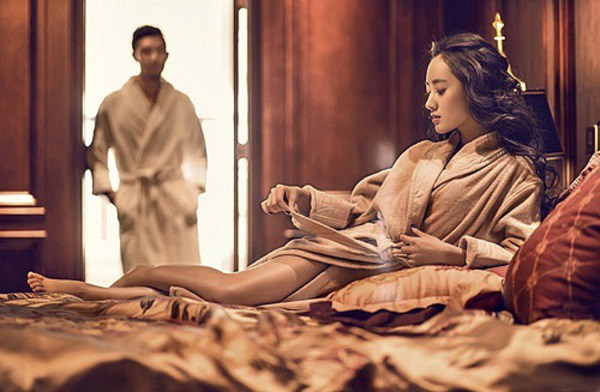 Bỏ chồng con đi cặp với sếp già hơn 20 tuổi, nửa đêm chồng gọi điện tôi liền quỳ gối cầu xin-1