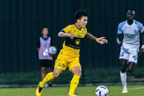 Quang Hải vơi dần cơ hội ra sân ở Pau FC