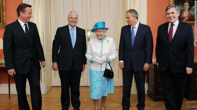 Lần đầu tiên trong hơn 70 năm, Nữ hoàng không tiếp kiến tân Thủ tướng Anh ở London, lý do vì sao?-2