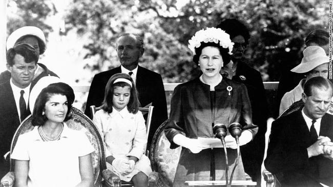 Lần đầu tiên trong hơn 70 năm, Nữ hoàng không tiếp kiến tân Thủ tướng Anh ở London, lý do vì sao?-6
