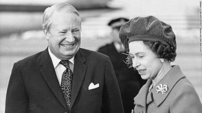Lần đầu tiên trong hơn 70 năm, Nữ hoàng không tiếp kiến tân Thủ tướng Anh ở London, lý do vì sao?-8