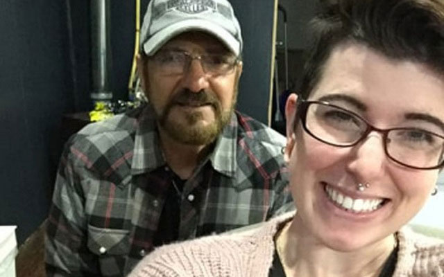 Câu chuyện buồn của cô gái trẻ yêu người đàn ông lớn tuổi hơn cả bố mẹ bất chấp lời đàm tiếu-1