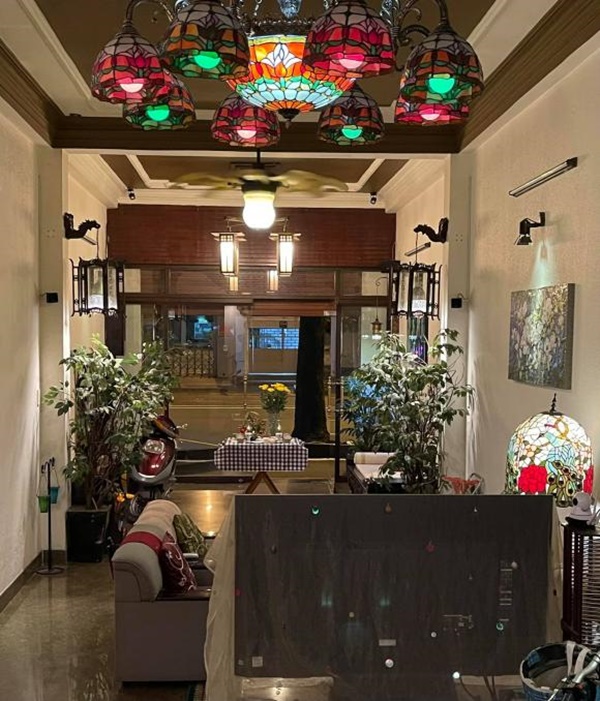 Ca sĩ Quang Linh mừng sinh nhật, dung mạo tuổi 57 như bị thời gian bỏ quên-4