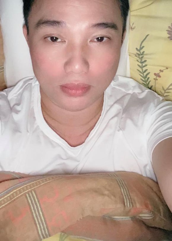 Ca sĩ Quang Linh mừng sinh nhật, dung mạo tuổi 57 như bị thời gian bỏ quên-15