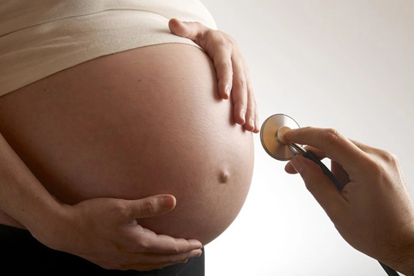 Những dấu hiệu thai máy bất thường mẹ bầu cần đi khám bác sĩ?-1