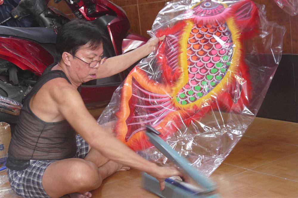 Xóm lồng đèn lớn nhất TPHCM nhộn nhịp trước Tết Trung thu-4