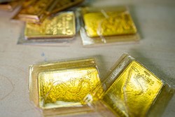 Giá vàng hôm nay 2/9: Chìm dưới đáy sâu, vàng còn 48,7 triệu đồng