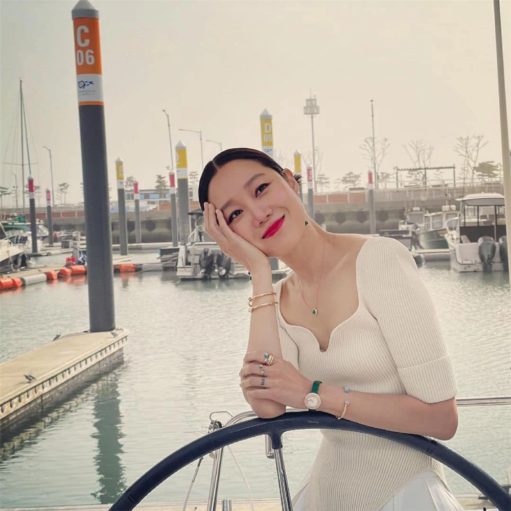 Gong Hyo Jin chia sẻ chiêu giảm mỡ bụng: Đạp xe và ăn 6 bữa/ ngày để giữ dáng-1