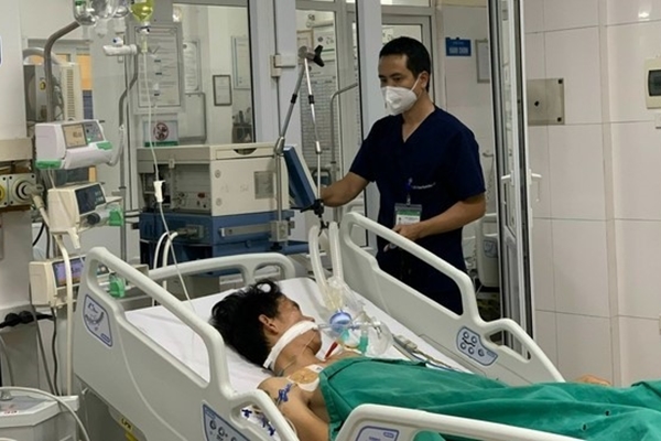 Nhiều trẻ sốt xuất huyết gặp biến chứng nặng, động đâu cũng chảy máu-5