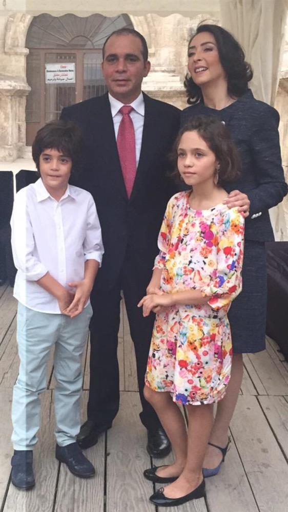 Nàng dâu đặc biệt của hoàng gia Jordan: Từ nhà báo nổi tiếng thành Công nương vạn người mê-8