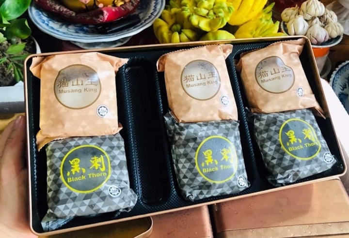 Bánh trung thu sầu riêng gần 2 triệu đồng, nhà giàu chi tiền ăn sang-2