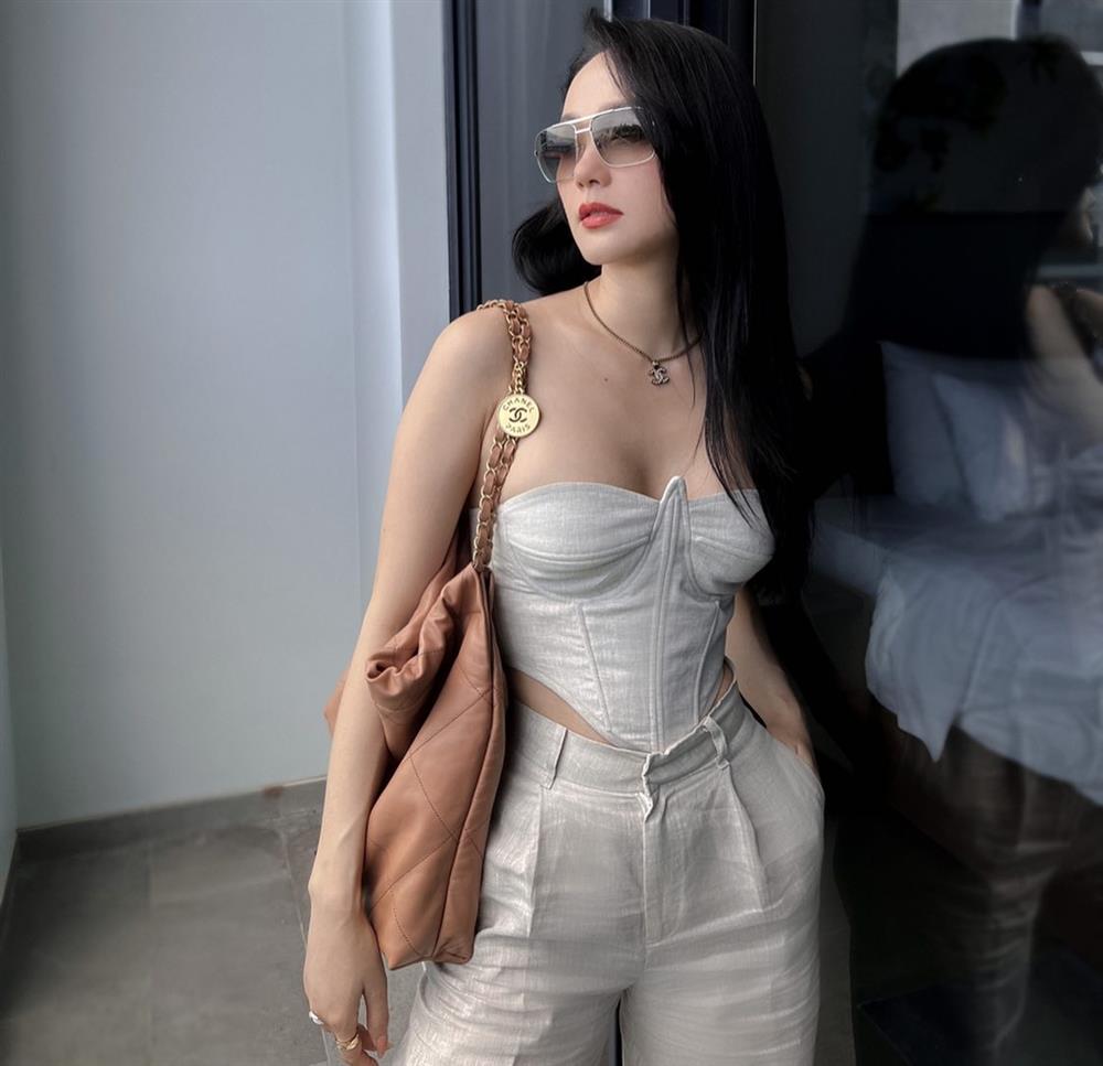 Minh Hằng gợi cảm hết nấc, cuộc sống xa hoa thế nào khi lấy chồng đại gia?-1