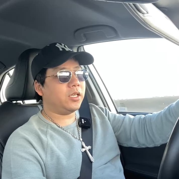 Khoa Pug đọ chiều cao bên trời Tây, chật vật cai nghiện thuốc giảm đau-1