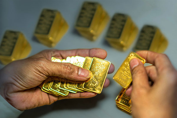 Giá vàng hôm nay 3/9: Vàng giảm mạnh, rơi xuống hố sâu-1