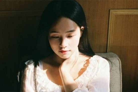 3 biểu hiện ở người phụ nữ không hạnh phúc, dù cố giấu cũng vẫn lộ