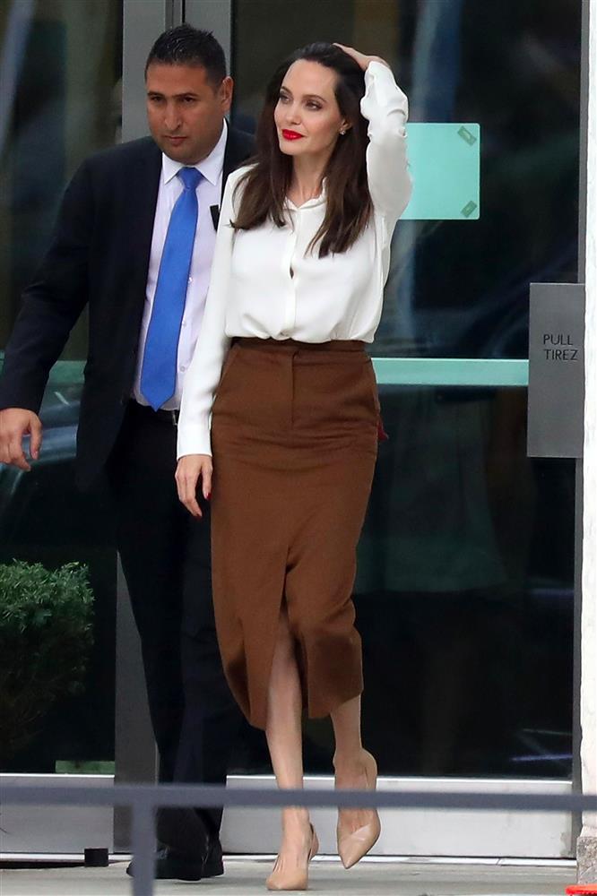 Tham khảo sao Hollywood 13 cách diện chân váy mùa thu đẹp mọi lúc mọi nơi-5