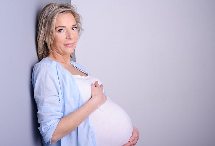 Phụ nữ mang thai khi đã lớn tuổi đối diện những nguy cơ tiềm ẩn cho cả mẹ và bé-2