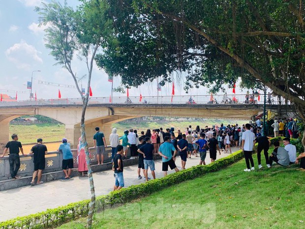 Thầy giáo ở Lạng Sơn nhảy cầu tự tử-2