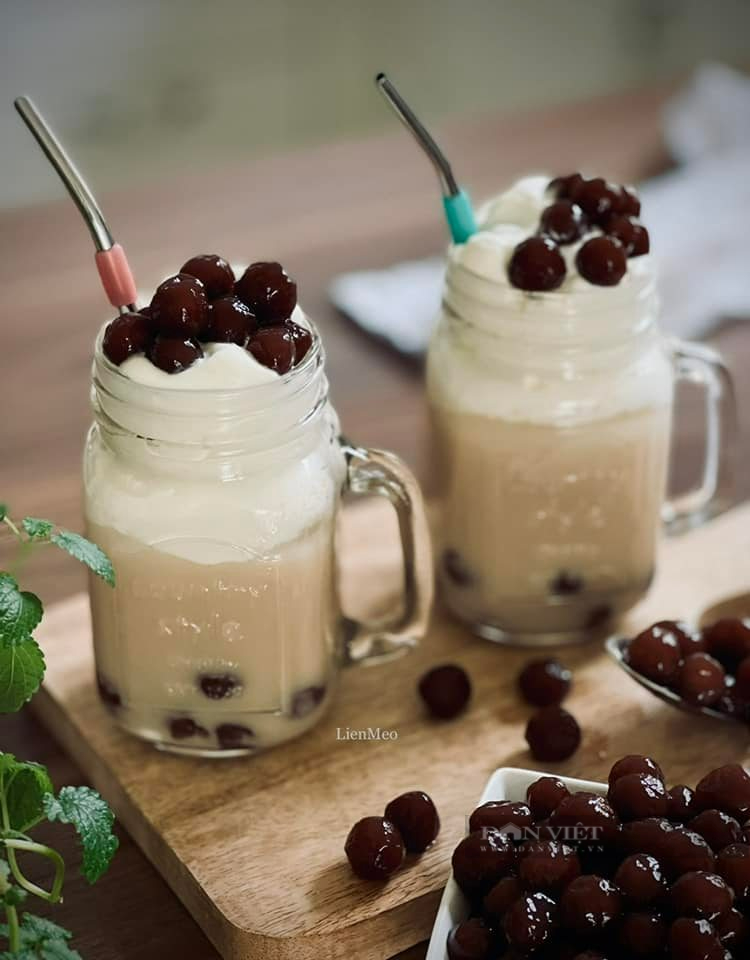 Mách bạn cách làm trà sữa trân châu đường nâu kem tươi mát lịm, bao ngon-6