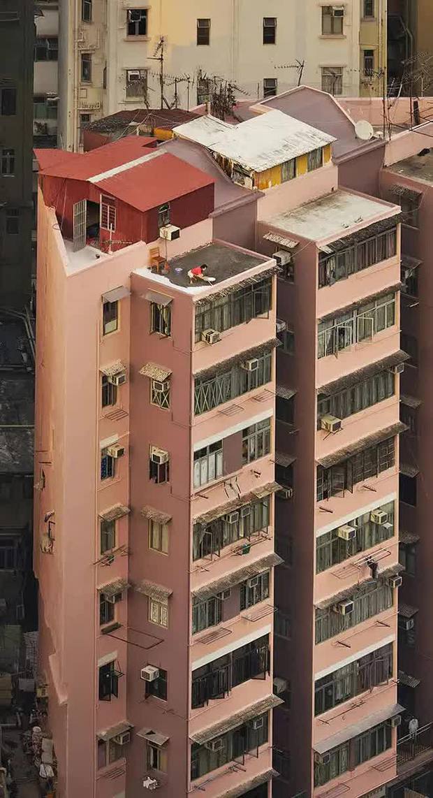 Nhiếp ảnh gia dành 4 năm chụp khung cảnh sân thượng, phản ánh cuộc sống bình dị tại khu dân cư sầm uất bậc nhất châu Á-11