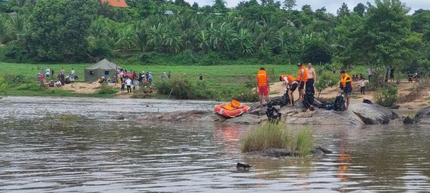 Đi chơi 2/9, một học sinh trượt chân xuống thác nước, tử vong-1