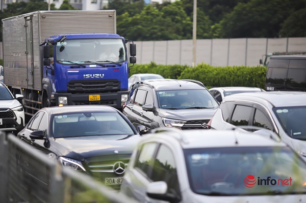 Chưa hết kỳ nghỉ lễ, cửa ngõ Thủ đô đã ùn tắc kéo dài-13