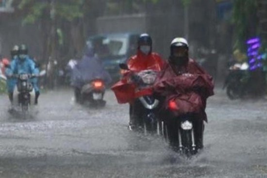 Ngày cuối nghỉ lễ 2/9, Hà Nội đón mưa dông