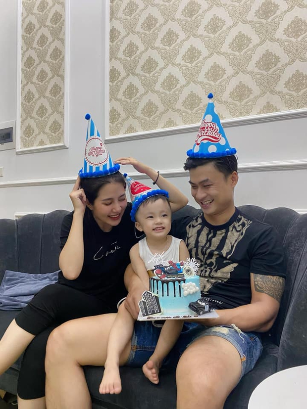 Cuộc hôn nhân ngọt ngào của diễn viên Duy Hưng và bà xã 9X-10