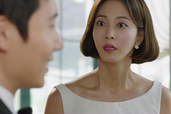 Bố vừa mất có tới 2 thanh niên đến nhận cha, tôi sợ họ đòi chia tài sản thì á khẩu khi cả 2 đồng thanh 