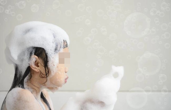 Bé gái 6 tuổi dậy thì sớm, bác sĩ nói thủ phạm trong nhà tắm-2