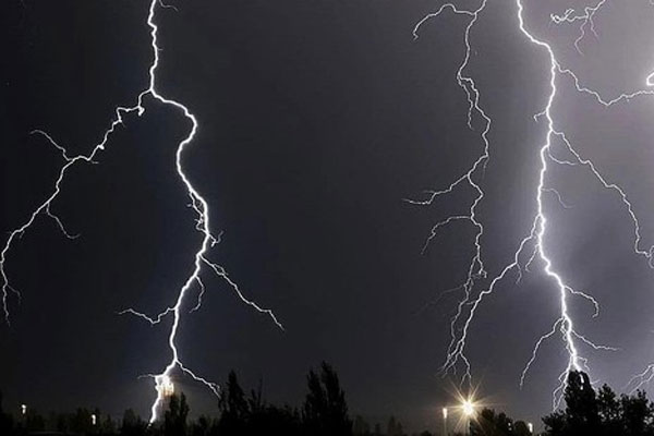 Hơn 20 người thiệt mạng vì sét đánh ở Ấn Độ-1