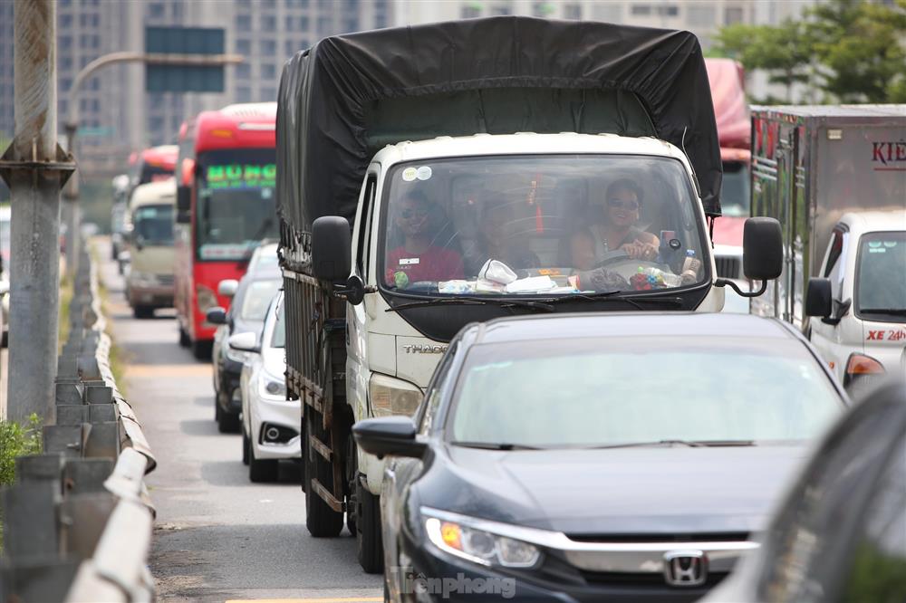 Người dân trở lại Hà Nội sau nghỉ lễ 2/9, cao tốc ùn dài hàng cây số-6