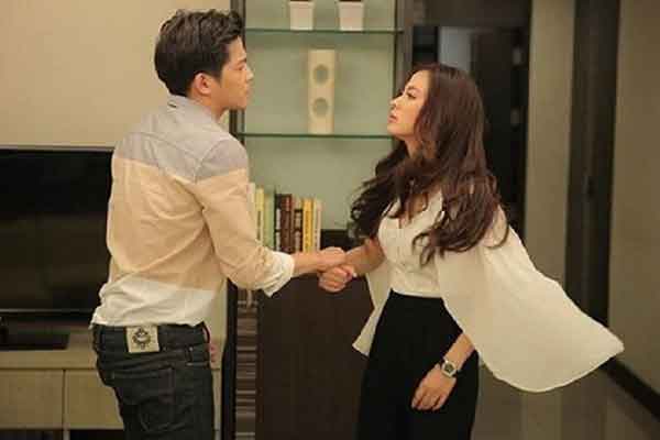 Đêm muộn chồng cũ gõ cửa xin ngủ nhờ, 3h sáng tôi hoảng loạn lao ra khỏi nhà-1